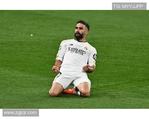 足球球星踢蹴鞠的历史渊源与现代演绎解析 足球球星踢蹴鞠的历史渊源与现代演绎解析