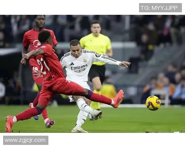 黑人足球球星展现惊人天赋与拼搏精神成为全球足球舞台的耀眼明星 黑人足球球星展现惊人天赋与拼搏精神成为全球足球舞台的耀眼明星